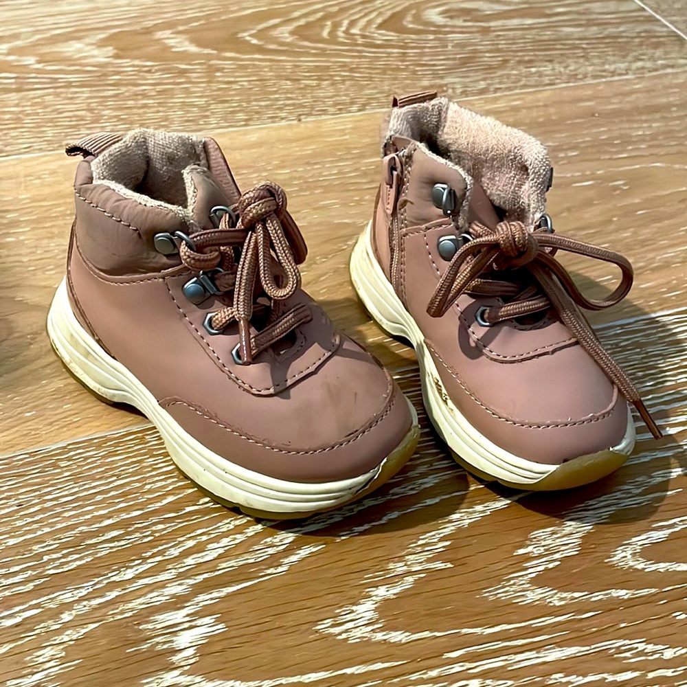 Cute Zara Toddler snow boots